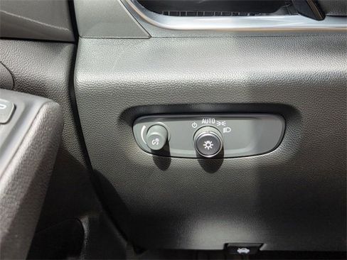 Certified 2024 Chevrolet Traverse LT image 37