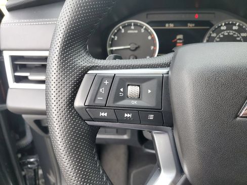 Used 2025 Mitsubishi Outlander SE AWD/4WD image 27