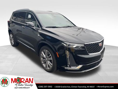 Used 2023 Cadillac XT6 Premium Luxury w/ Technology Package image 2