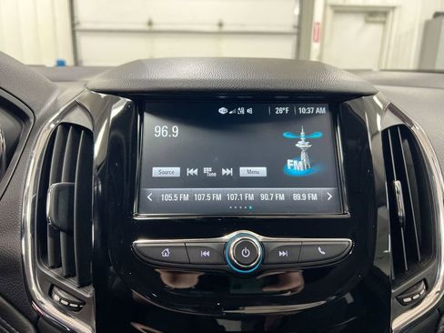 Used 2017 Chevrolet Cruze Premier image 14