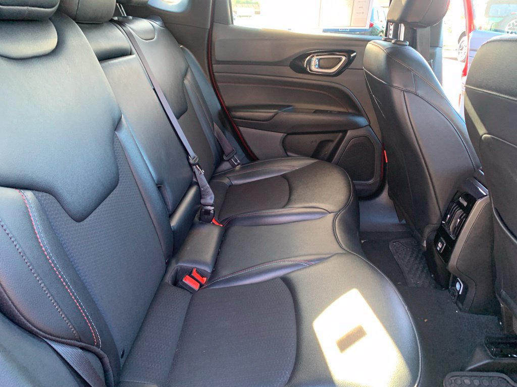 Used 2025 Jeep Compass Trailhawk AWD/4WD image 25