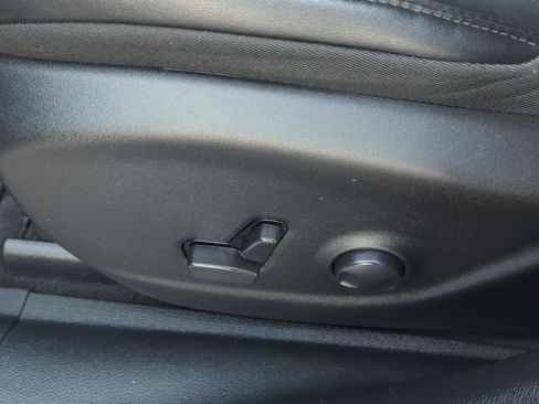 Used 2023 Jeep Cherokee Altitude Lux image 14