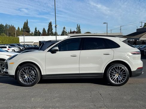 Used 2021 Porsche Cayenne S image 7