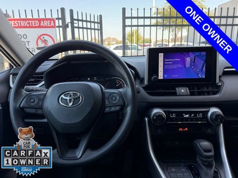 Used 2025 Toyota RAV4 XLE FWD image 5