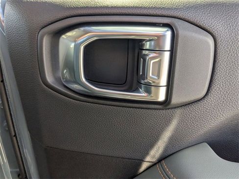 New 2025 Jeep Gladiator Mojave image 31