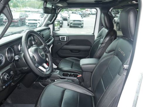 Used 2023 Jeep Wrangler Unlimited Sahara w/ Cold Weather Group AWD/4WD image 2