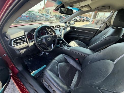 Used 2018 Toyota Camry XSE image 8