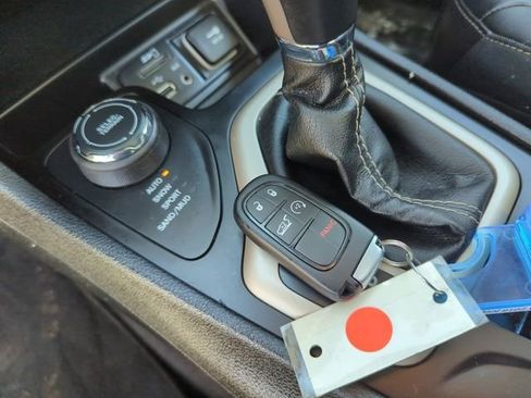 Used 2018 Jeep Cherokee Limited image 34