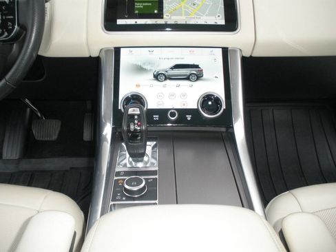 Used 2020 Land Rover Range Rover Sport HSE image 40