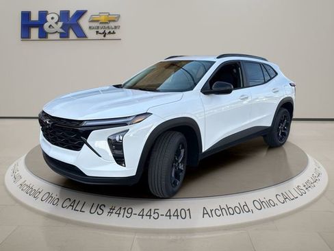 New 2026 Chevrolet Trax LT w/ Driver Confidence Package FWD image 4