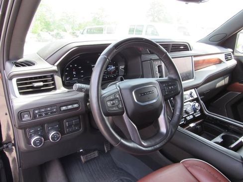 Used 2024 GMC Yukon Denali Ultimate AWD/4WD image 14