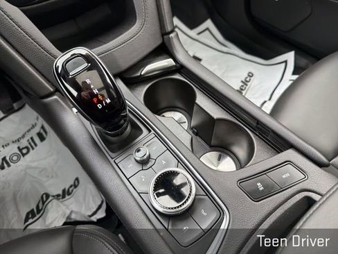 Used 2025 Cadillac XT6 Premium Luxury image 33