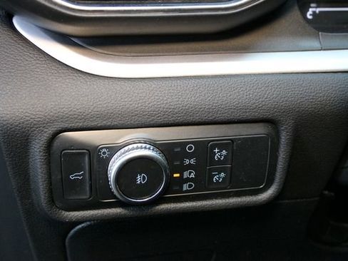 Used 2022 Ford Explorer XLT w/ Equipment Group 202A AWD/4WD image 16