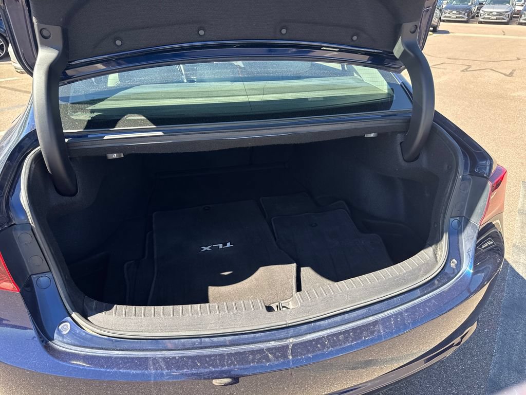 Used 2016 Acura TLX FWD image 8