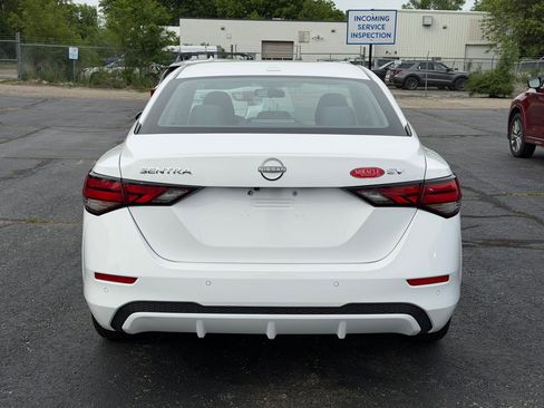 Used 2024 Nissan Sentra SV FWD image 8