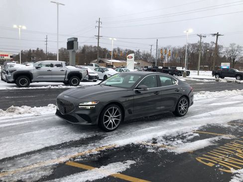 Used 2023 Genesis G70 2.0T image 4