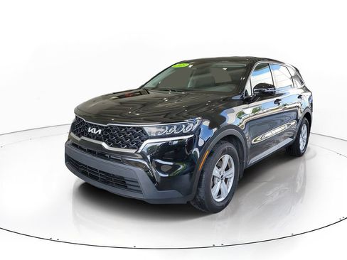 Used 2023 Kia Sorento LX FWD image 3