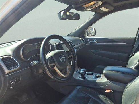 Used 2014 Jeep Grand Cherokee Limited image 12