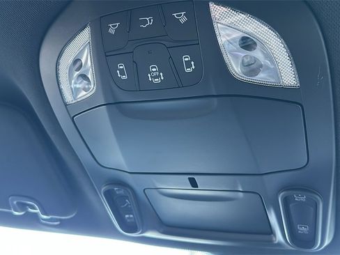 New 2026 Chrysler Pacifica Limited w/ S Appearance Package image 25