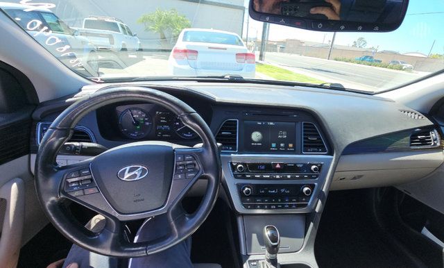 Used 2016 Hyundai Sonata Limited w/ Option Group 02 FWD image 14