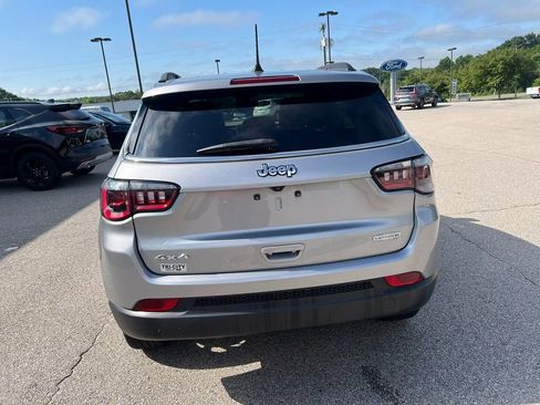 Used 2022 Jeep Compass Latitude image 12