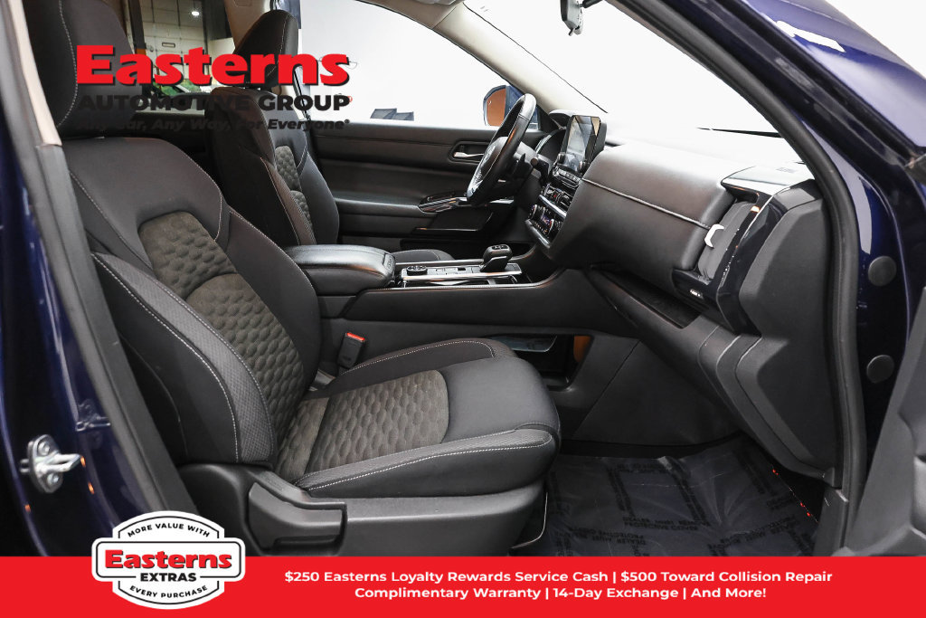 Used 2022 Nissan Pathfinder SV AWD/4WD image 25