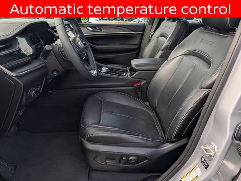 Used 2023 Jeep Grand Cherokee L Overland AWD/4WD image 19