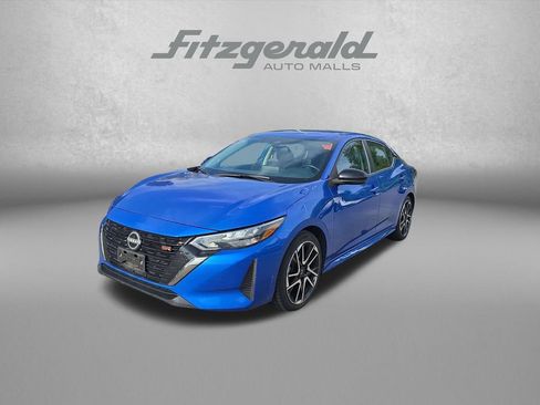 Used 2025 Nissan Sentra SR FWD image 3
