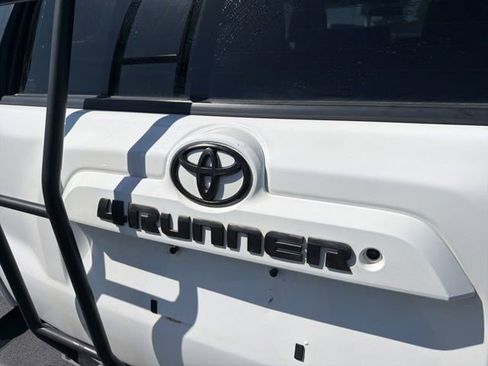 Used 2016 Toyota 4Runner SR5 AWD/4WD image 28