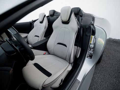 Certified 2024 Ferrari Roma Spider image 13