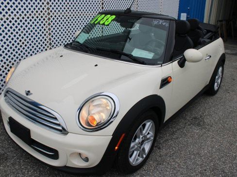 Used 2015 MINI Cooper Convertible image 7