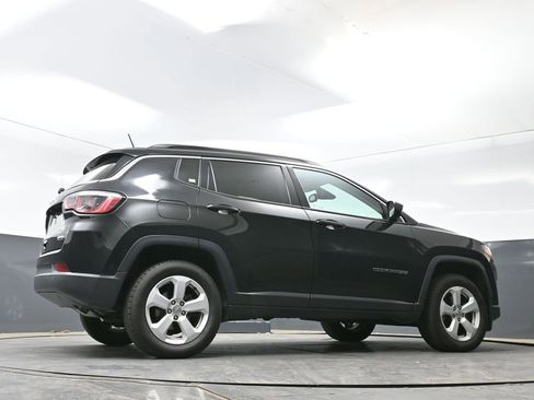 Used 2020 Jeep Compass Latitude AWD/4WD image 22