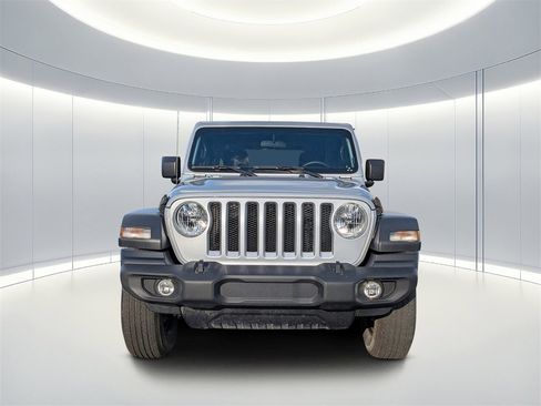 Used 2023 Jeep Wrangler Sport image 9