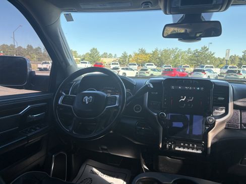 Used 2022 RAM 2500 Laramie AWD/4WD image 3