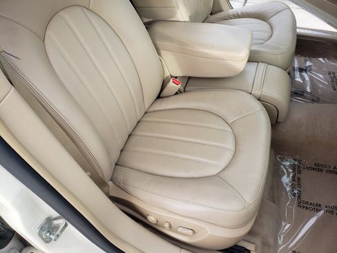 Used 2011 Buick Lucerne CXL image 13