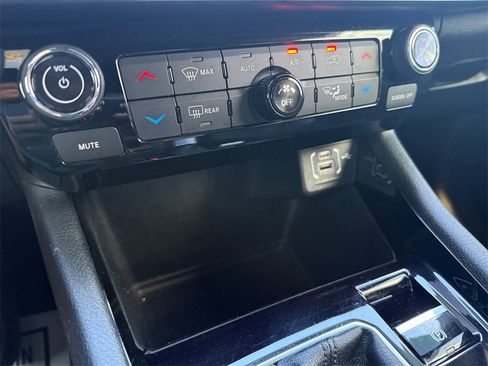 Used 2023 Jeep Compass High Altitude image 27