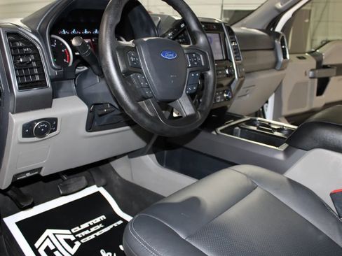 Used 2022 Ford F250 XLT w/ FX4 Off-Road Package image 12