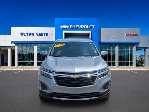 Used 2024 Chevrolet Equinox LT FWD image 2