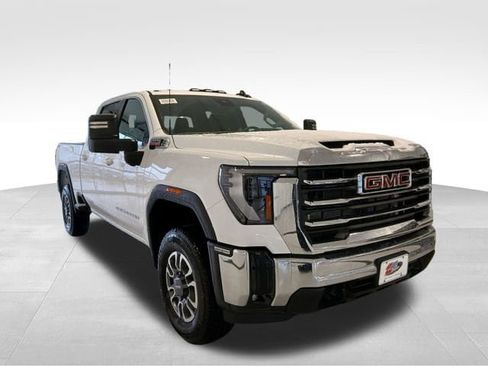 New 2026 GMC Sierra 2500 SLE AWD/4WD image 7