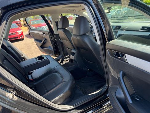 Used 2012 Volkswagen Passat 2.5 SE FWD image 17