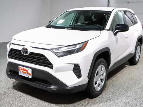 Used 2024 Toyota RAV4 LE AWD/4WD image 30