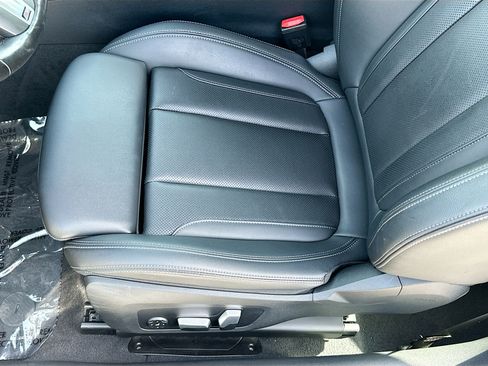 Used 2024 BMW M440i Coupe RWD image 19