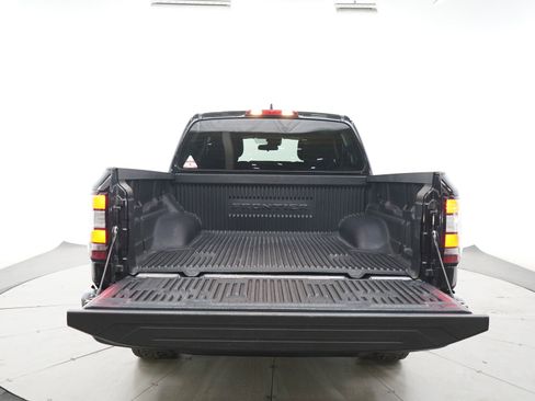 Used 2022 Nissan Frontier S w/ Technology Package AWD/4WD image 18