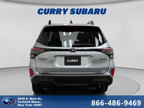 Used 2025 Subaru Forester Premium AWD/4WD image 4