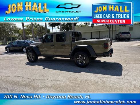 Used 2025 Jeep Gladiator Mojave w/ Convenience Group AWD/4WD image 6