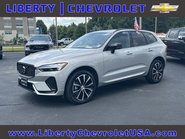 Used 2025 Volvo XC60 B5 Plus AWD/4WD image 1