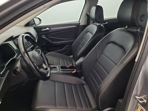 Used 2024 Volkswagen Jetta SE FWD image 17