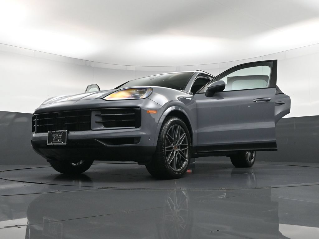 Certified 2026 Porsche Cayenne AWD/4WD image 36