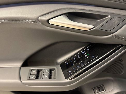 New 2025 Audi Q6 e-tron Premium Plus image 10