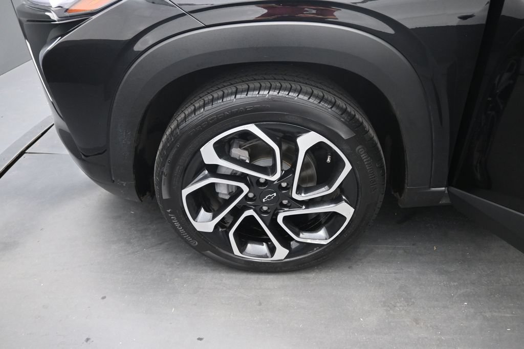 Used 2025 Chevrolet Trax RS w/ Driver Confidence Package FWD image 13